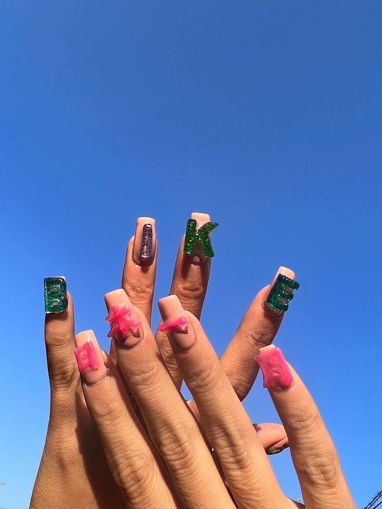 日本一周中はネイルも気合いを入れて