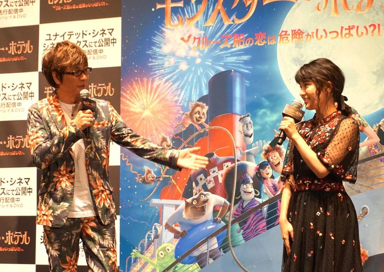 すっかり大人っぽくなった”娘”の成長に微笑む山寺さん