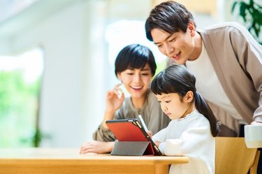 「家の中で経済ニュースを」子どもの金融リテラシーは親の姿勢で変わる