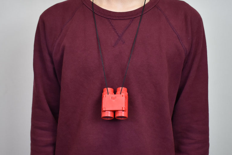 ダイソーのおすすめ商品「ミニ双眼鏡」のアップ画像