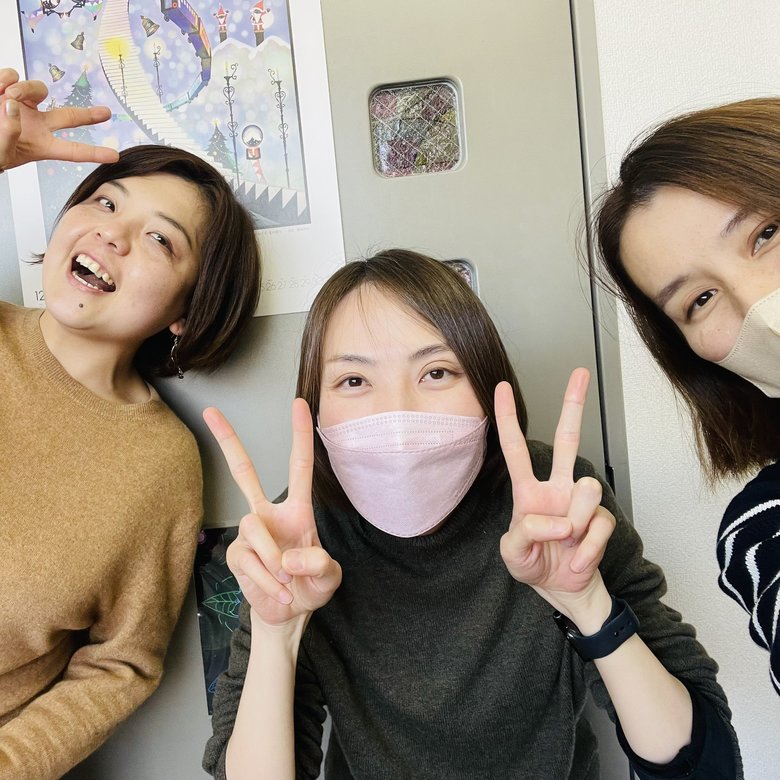 守山学園の地域連携室の相談員たち。子育ての相談などにのっている