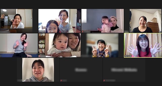伊東さんが講師となって行ったチャリティオンラインヨガでの様子