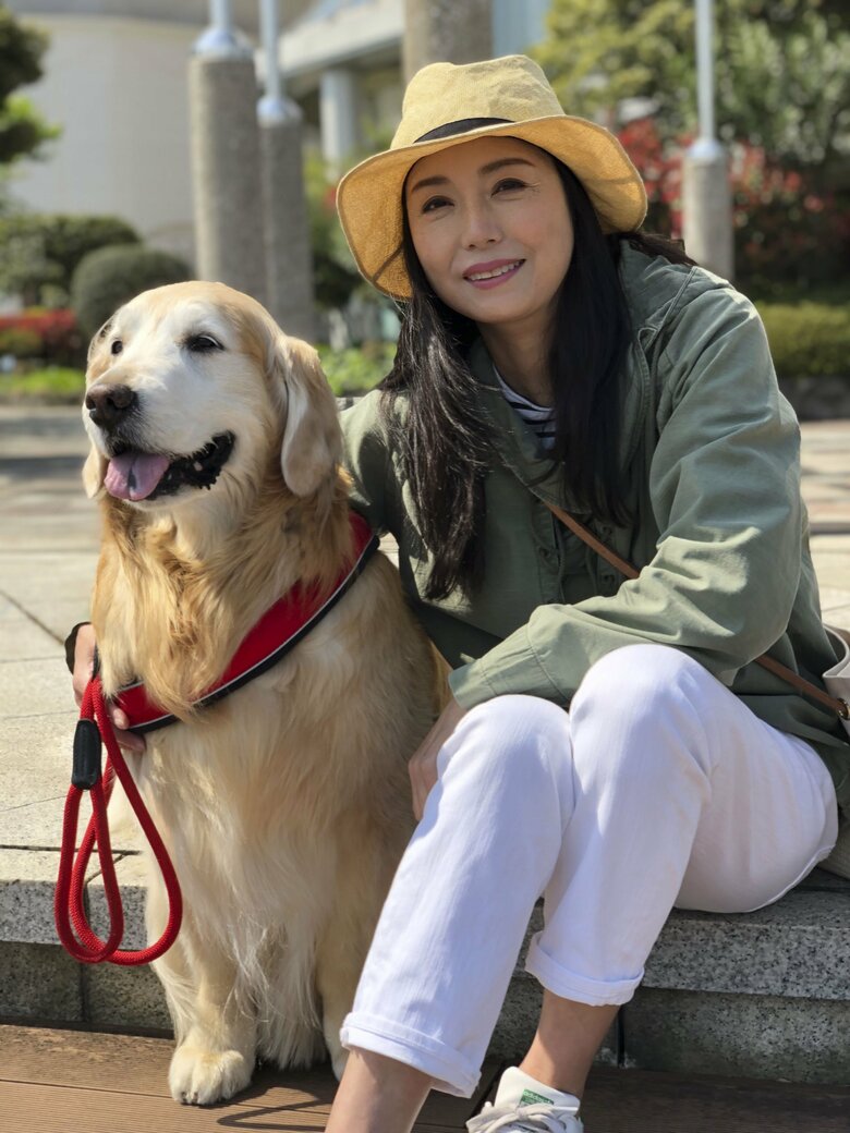 22年に旅立ったゴールデンレトリーバの愛犬・ももえちゃんとは、独身時代から家族同然に過ごしてきた