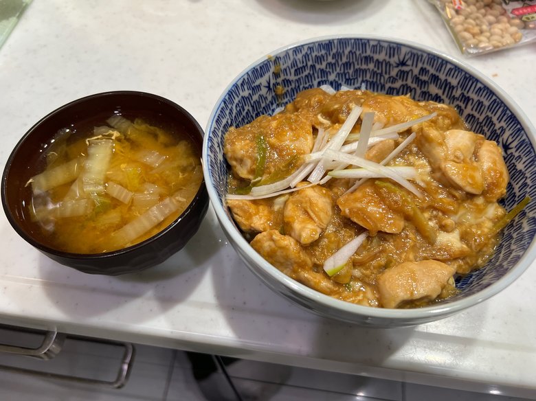 丼飯とみそ汁