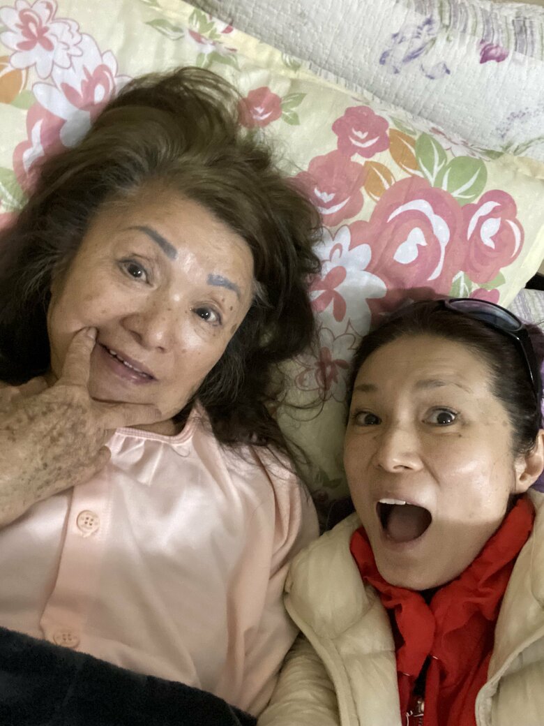 脳梗塞で倒れてもポジティブさを忘れないお母さんと
