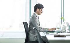 仕事をすぐ辞める夫に喝!?「2年ちょっとで4回転職…」妻のぼやき