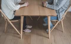 旦那の「それは違う」という否定が辛い!!思わず口を閉ざす女性に…