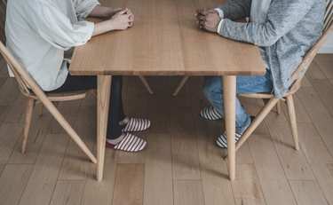 旦那の「それは違う」という否定が辛い!!思わず口を閉ざす女性に…