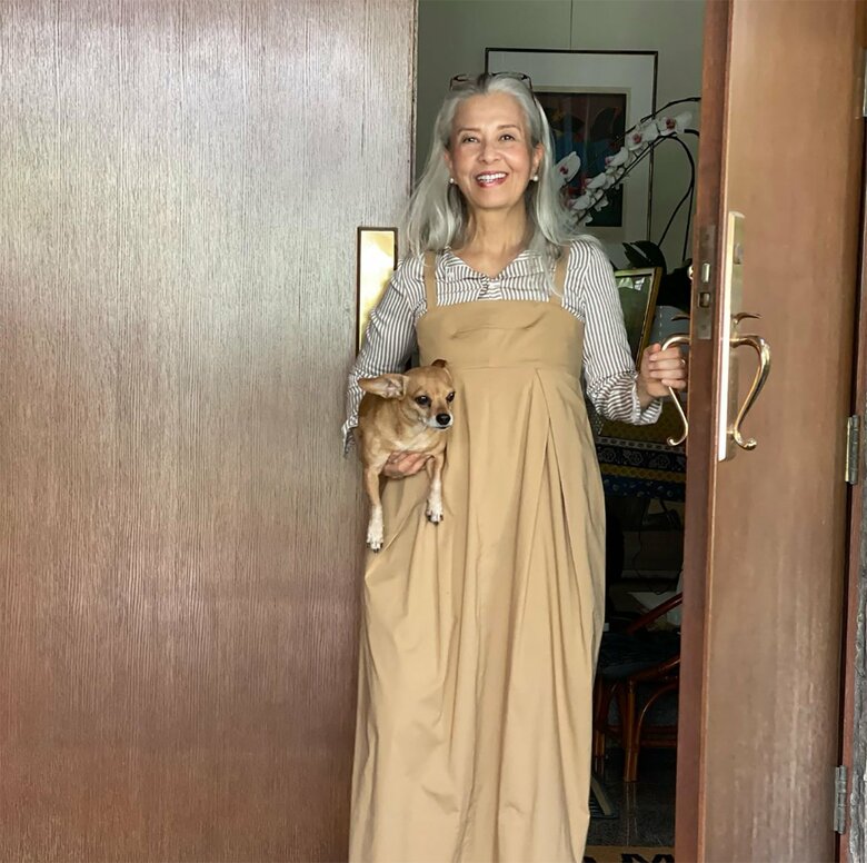 グレーヘアがとてもお似合いの結城さん