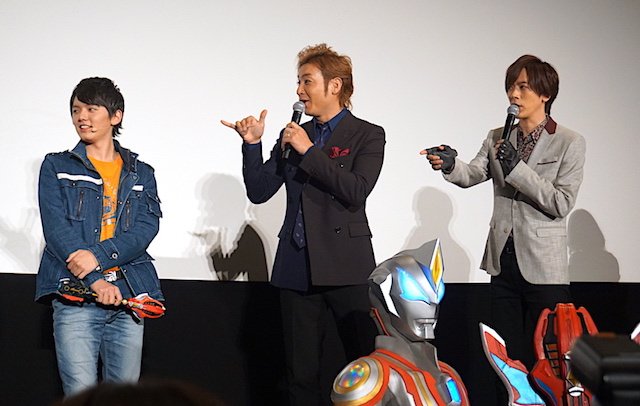 メインキャストの変身や、口癖などについて語るつるのさん、DAIGOさん