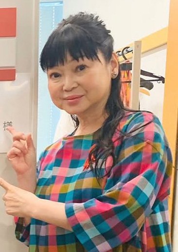 間質性肺炎で入院し復帰後初のテレビ出演時、薬の副作用でムーンフェイスの症状に悩みながら出演