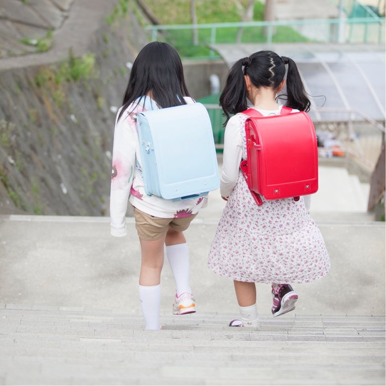 ライター：木村 百
情報誌の編集者として激務をこなした後、フリーライターに。2人の子どもの育児ストレスでイライラしつつも、日々の自分磨きは欠かせないアラフォーです。実母も姑も近所で暮らしているため、いまも未来も不安は尽きず。毎晩のお酒だけがパワーの源。