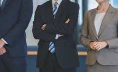 同僚が高学歴ばかりで肩身が狭い…「飲み会の席の会話が苦痛」