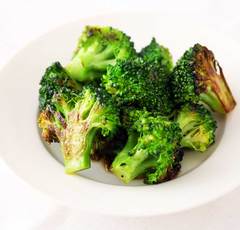 ブロッコリーのにんにくソテーのレシピ「お弁当の隙間埋めに!!」