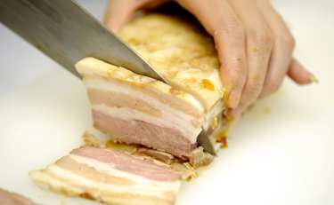 豚バラで即席チャーシュー!?『家政夫のミタゾノ』は家事テクニックも見逃せない