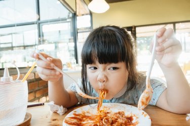 好き嫌いや偏食はないけれど食が細い子供への対応