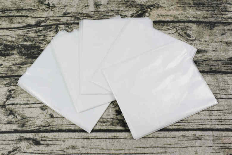 セリアのおすすめ商品「使い捨てロングエプロン」のパッケージ画像