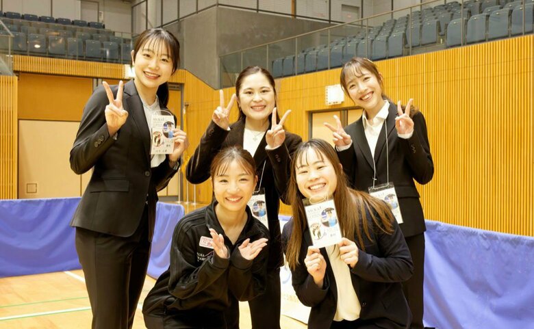 2025年3月に開催した第2回「寺本明日香カップ」で審判の皆さんと一緒に