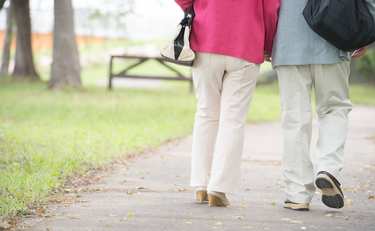 義父母が隣家にお引っ越し!?突然の宣告を受けた女性は…