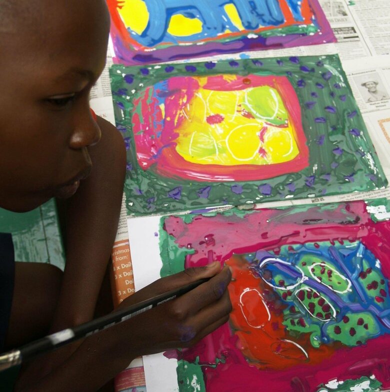 なんでもスポンジが水を吸うように吸収する現地の子どもたち