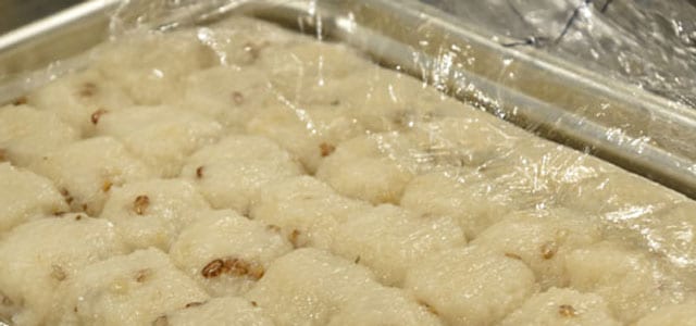 雑穀を使ったおはぎの「もち」。プチっとした食感が後を引く