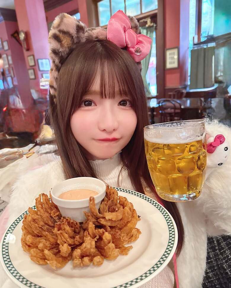 キュートな外見と大食いのギャップが魅力的なもえあずさん