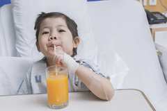 子どもに薬と一緒に「ジュース」を飲ませてはいけないの？