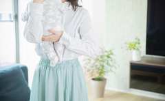 43歳新米ママ・上原さくらさんの“前向きな姿勢”に共感の声