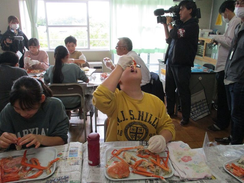これは子どもの記憶に残る給食ですね（写真提供／射水市教育委員会）