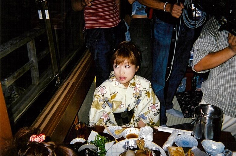 ドラマ撮影にて、佐藤さん20歳のころ