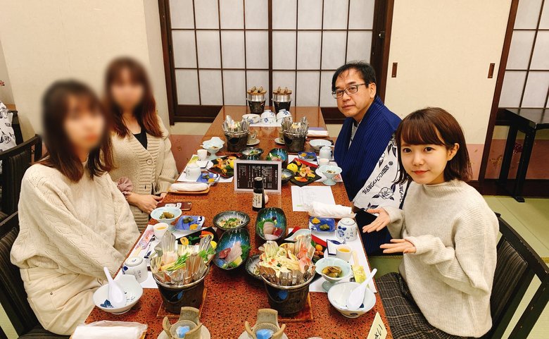 幼いころから支えてくれたというご家族と。鹿乃さん（いちばん右）の隣はお父さん