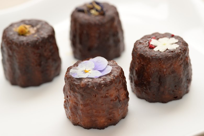 いろんな種類の花のカヌレ