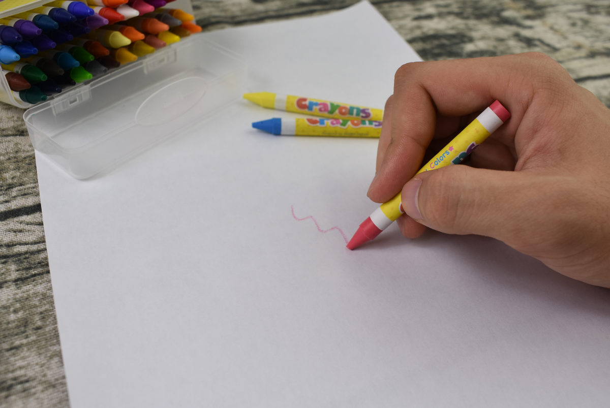 ダイソーのおすすめ商品「Many Colors Crayons 48色クレヨン」のアップ画像