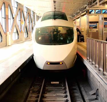 鉄道の車内販売が縮小!? 子どもがお腹を空かせたらどうする？