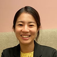 管理本部 業務・戦略部 広報・IR担当の福田紗弥佳さん。2018年、株式会社ヴィスに中途入社。入社後の「にわとりミーティング」で毎日社長と直接話せる時間があることに衝撃を受け、以降ヴィスのカルチャーをより多くの人に知ってもらうべく広報活動に邁進している。