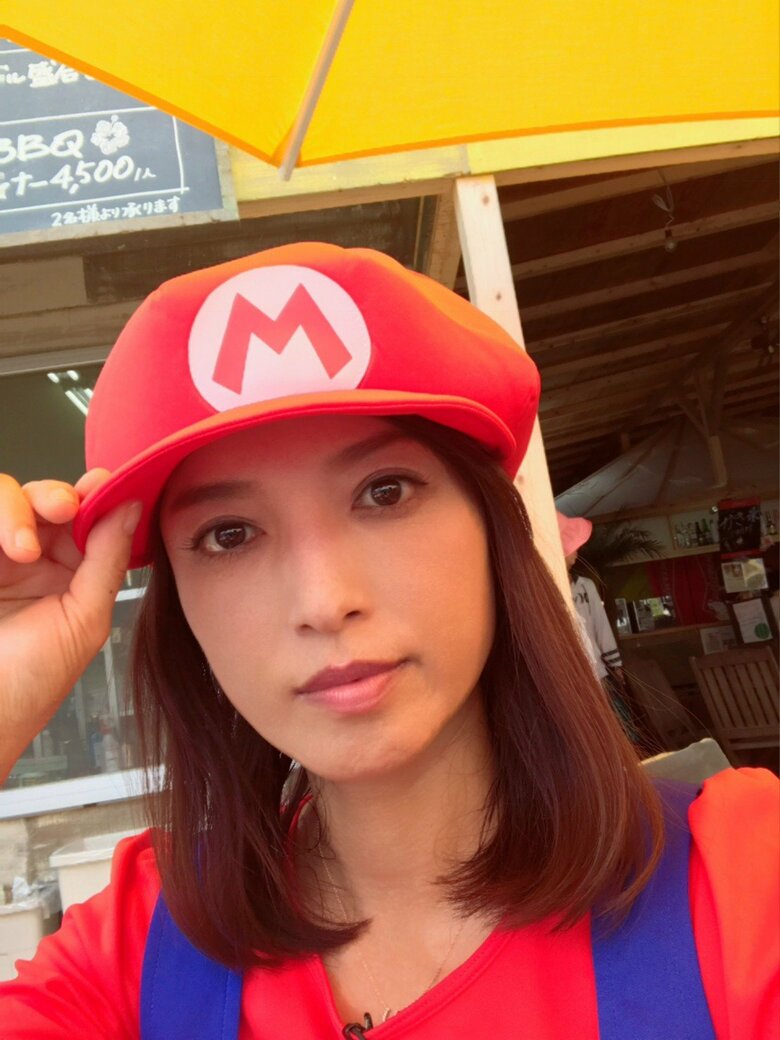 ズームイン！！サタデー時代にマリオのコスプレをする望月さん。番組でいろいろな衣装を着たそう