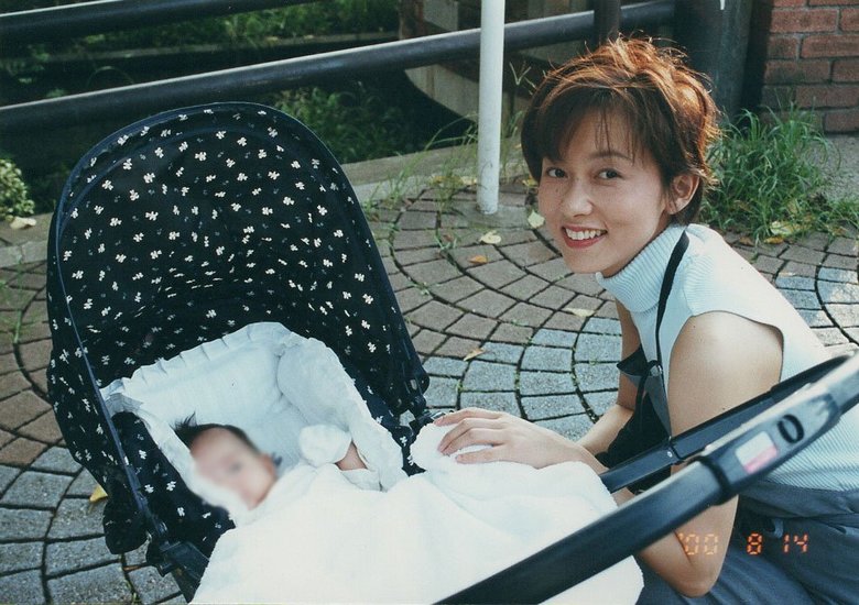 娘さんがベビーカーに乗っているとき