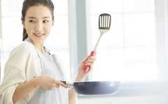 お肉の巻き方でジューシーに！一流シェフのビーフストロガノフが絶品！