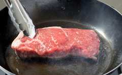 スーパーの牛肉が極上の味に変わるレシピ「この焼き方だけで!?」