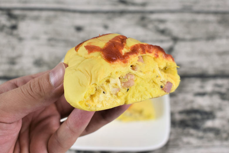 ファミマの大人気パンオムレツみたいなパンの実物画像