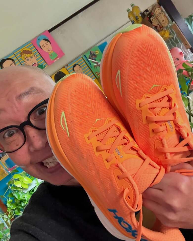 誕生日プレゼントでウォーキングシューズをもらって