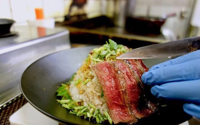 マイノリティの視点に立った優しい接客が佰食屋の人気を支えている