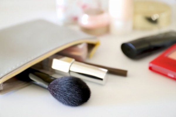 洗濯してキレイになったメイクポーチの画像