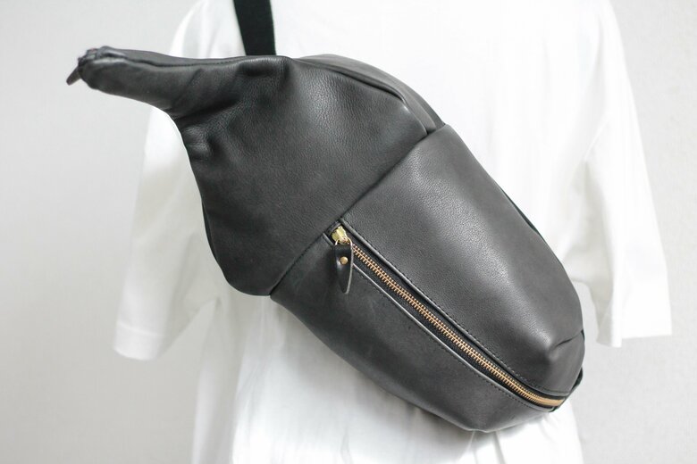 カブトムシボディバッグ