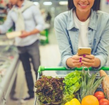 セルフレジが怖い…操作に苦戦する世代からの悲痛な叫び