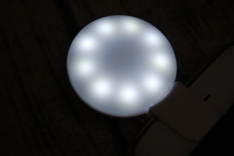 ダイソーのおすすめ商品「クリップ式自撮りライト」の商品画像