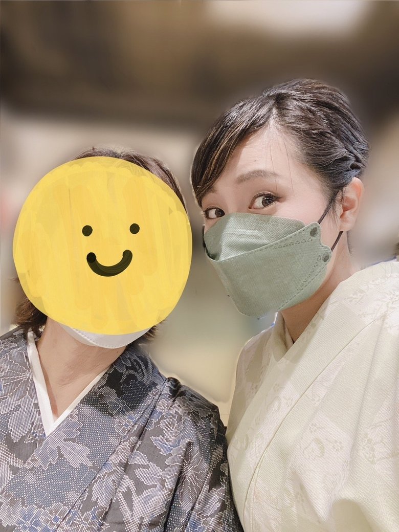 和装姿が美しい！宝塚ファンの母親と一緒に