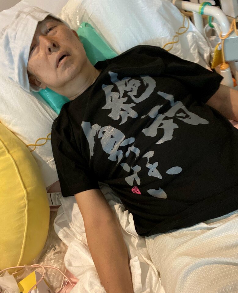 抗がん剤の副作用に苦しむ様子もSNSで発信した