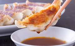 紅生姜が合う！アレンジ餃子でビールがぐいぐい飲めちゃう