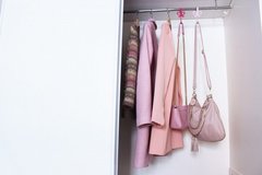 【そんな使い方あるの？】クローゼットのアイディア収納術